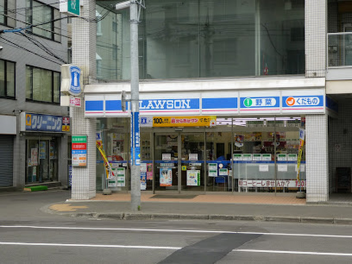 コンビニ　ローソン 札幌北５条西二十八丁目店（コンビニ）まで96m