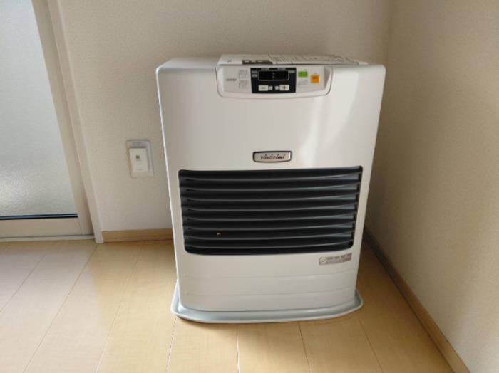 居室・リビング　灯油FFストーブ