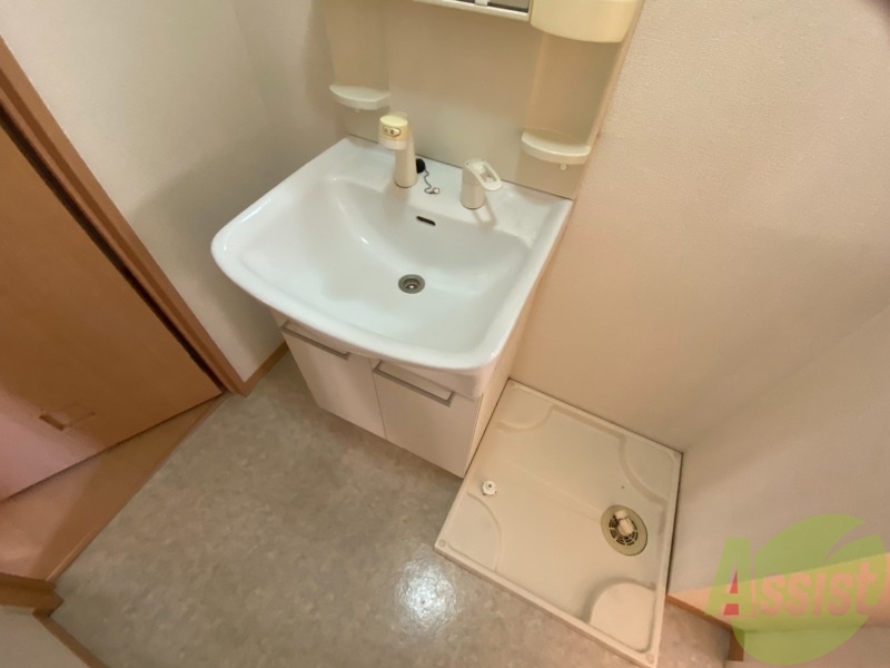 洗面設備　独立洗面台です。用途に合わせて使うことが出来ますね。