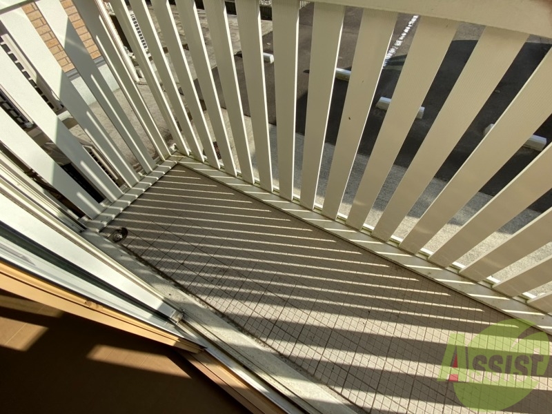 バルコニー　広いバルコニーです。洗濯物が干しやすいですね。