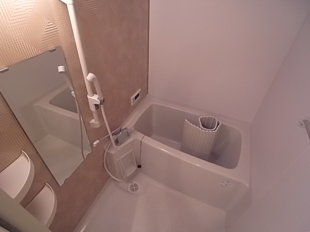 バス・シャワールーム　バスルーム