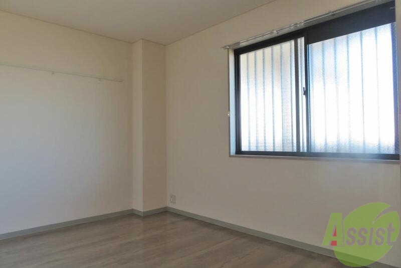 その他部屋・スペース　こちらは北側の６．１帖洋室、寝室によさそうですね