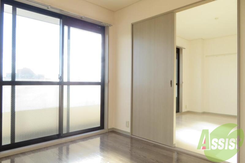 居室・リビング　８．４帖のリビングダイニング、陽当りもいいですね