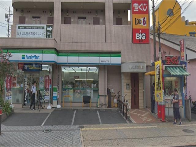 コンビニ　ファミリーマート（コンビニ）まで281m