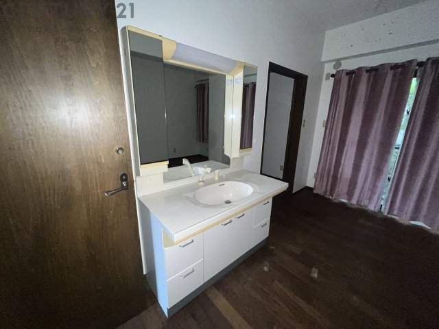 洗面設備　使いやすい洗面所です