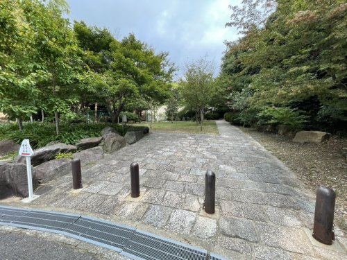 公園　甲陽園目神山緑地（公園）まで240m