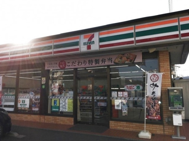 コンビニ　セブンイレブン保谷本町店（コンビニ）まで972m