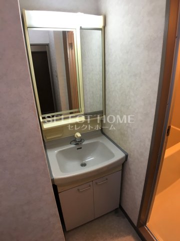 洗面設備　独立洗面台です