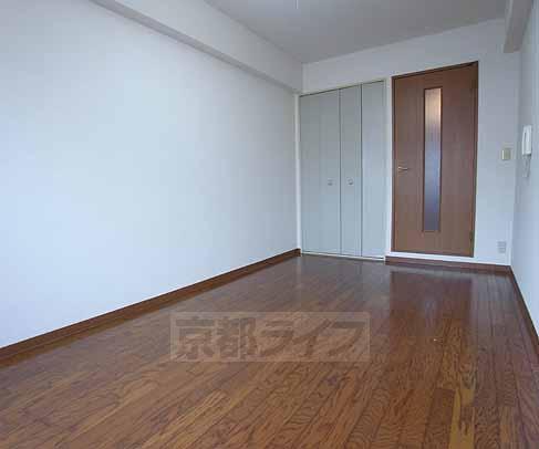 居室・リビング　広々とした部屋です。