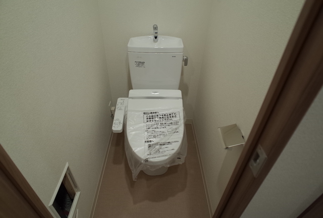 トイレ　温水洗浄暖房便座