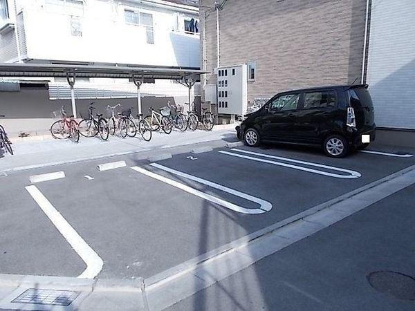 駐車場　敷地内駐車場！