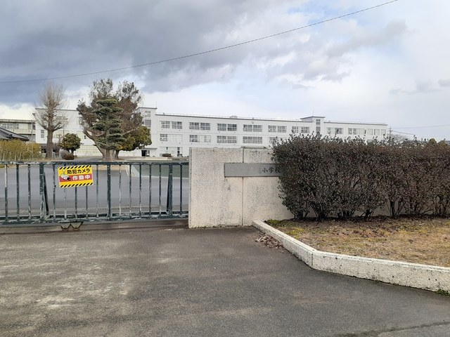 小学校　一宮市立　起小学校（小学校）まで170m