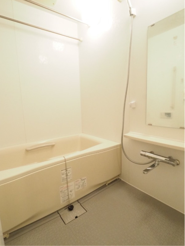 バス・シャワールーム　※同タイプ参考写真　浴室乾燥機付き