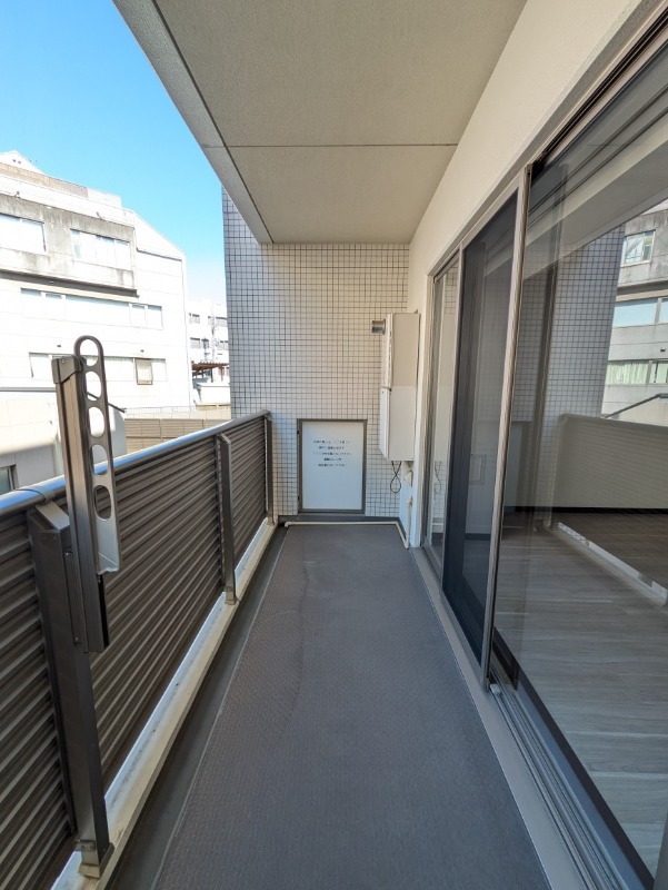 バルコニー　※同タイプ参考写真　バルコニー