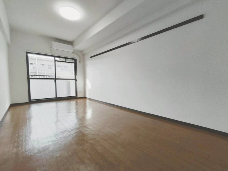 居室・リビング　南向きの明るいお部屋です。