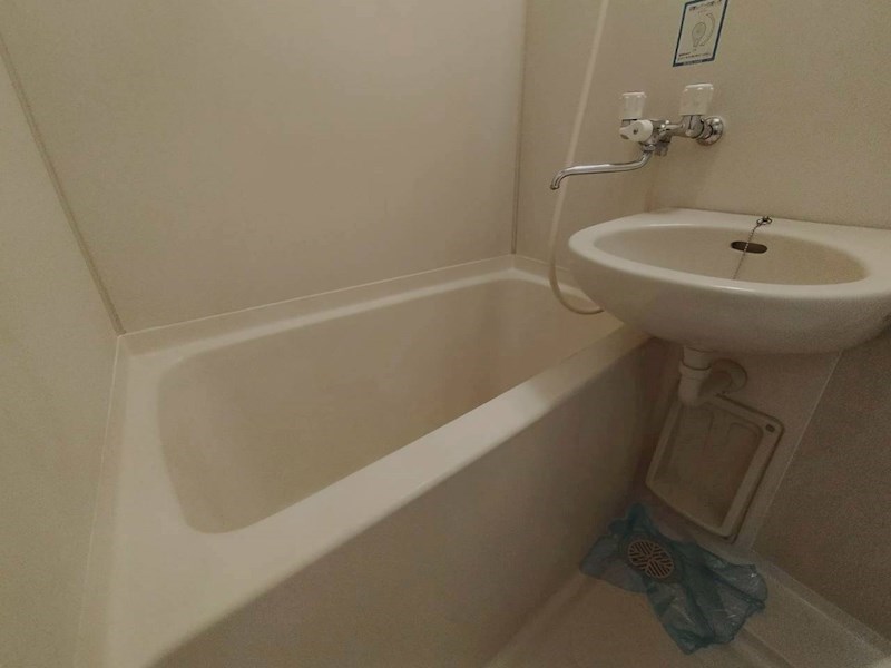 バス・シャワールーム　清潔感のあるお風呂で一日の疲れを癒しましょう。