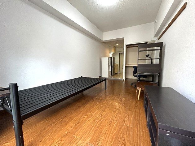 その他部屋・スペース　参考写真。ベッドフレーム、カーテン・レース、ルームライト付き