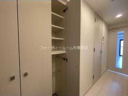 玄関　★《見学予約受付中》2017年築・分譲賃貸マンション★