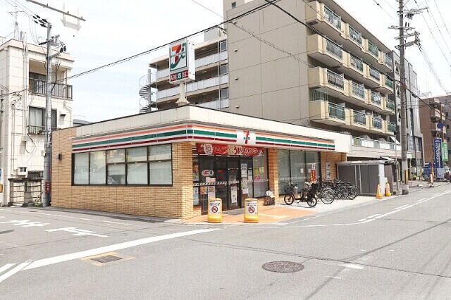 コンビニ　セブンイレブン東大阪長栄寺店（コンビニ）まで338m