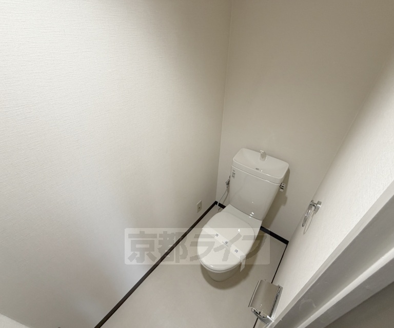 玄関　段差も低く安心ですね。