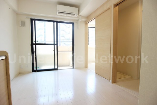 居室・リビング　ゆったりとくつろげる、落ち着きのある居室空間です