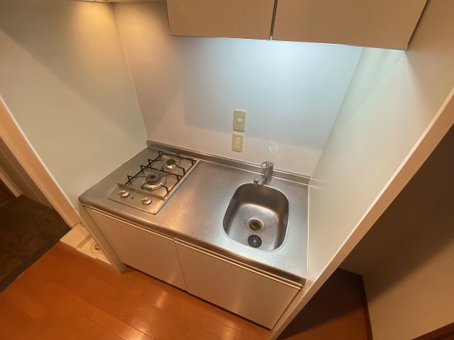 キッチン　コンパクトなキッチンで掃除もラクラク