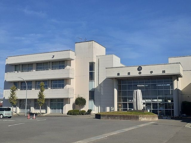 小学校　登米市立豊里小中学校（小学校）まで950m