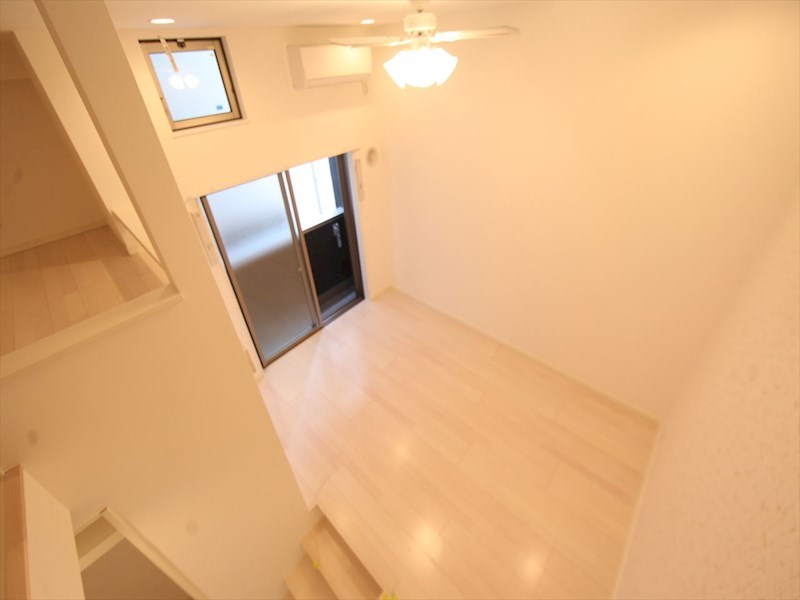 バルコニー　洋室6.6帖　ロフト6.7帖（収納にも寝室にも使えます）