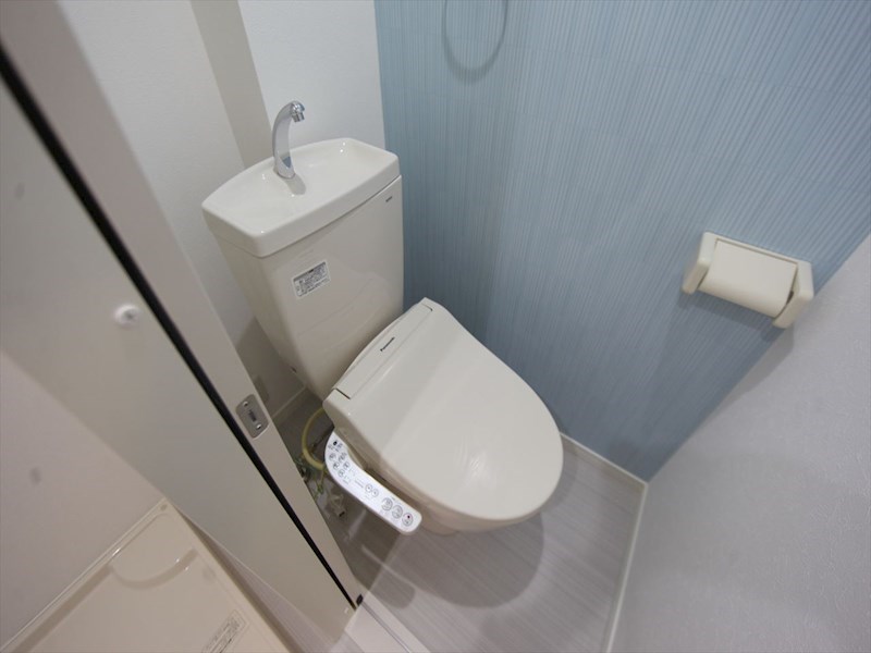 トイレ　温水洗浄暖房便座付トイレ