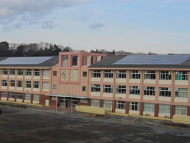 小学校　八王子市立松木小学校（小学校）まで832m