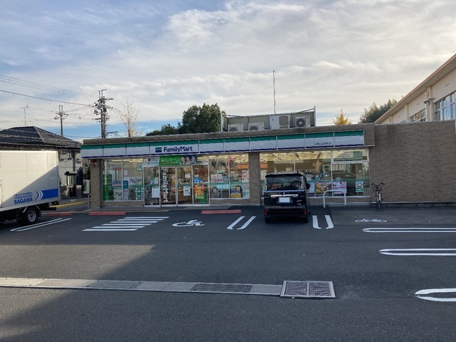 コンビニ　ファミリーマート大津石山寺南店（コンビニ）まで513m