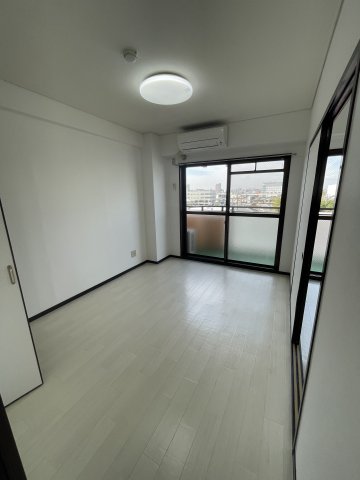 居室・リビング　イメージとして同建物他部屋を表示しています