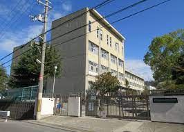 中学校　四條畷市立四條畷中学校（中学校）まで4578m
