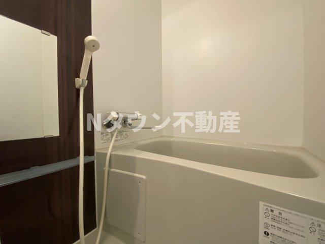 バス・シャワールーム　落ち着いた空間のお風呂です