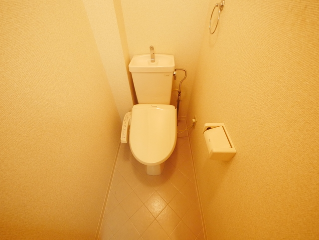 トイレ　★温水洗浄便座のあるトイレです★