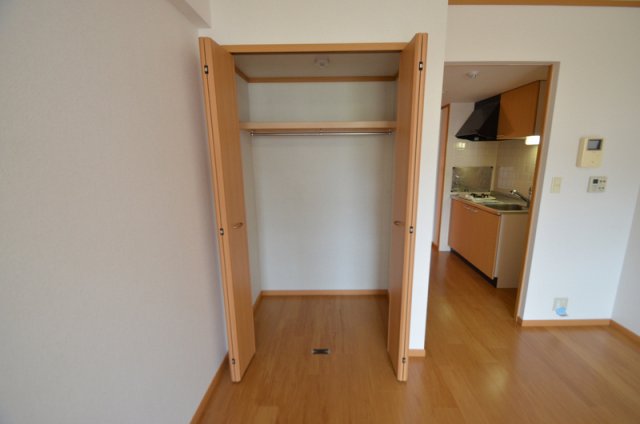 収納　大きな収納です！オシャレな洋服がたくさん入りますよ♪