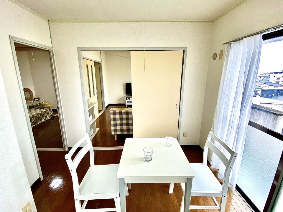 居室・リビング　２部屋はそれそれ個室になります