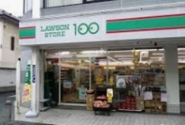 コンビニ　ローソンストア100湊新田2丁目店（コンビニ）まで323m