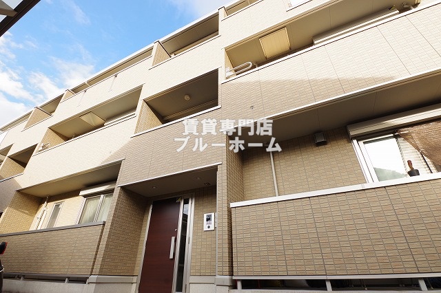 建物外観　落ち着いた色合いの外観です！