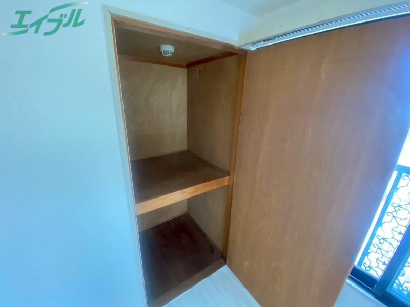 収納　同型参考写真