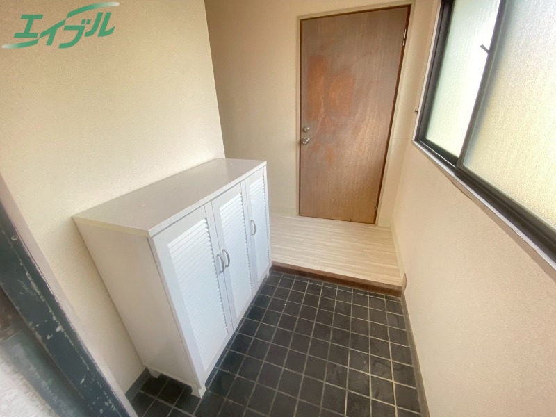 玄関　同型参考写真