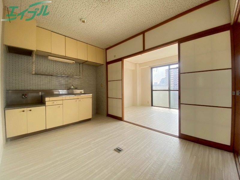 居室・リビング　同型参考写真