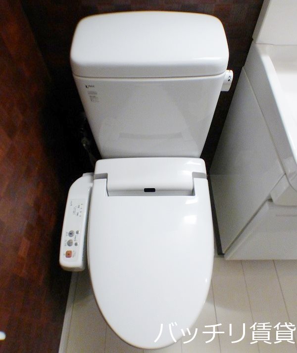 トイレ　別号室タイプの為、現状を優先致します