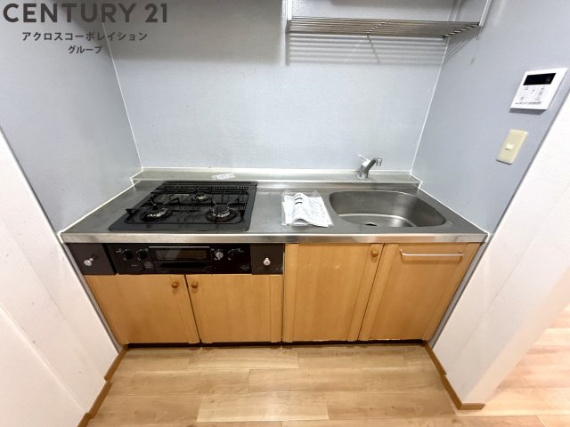 キッチン　収納付きの独立型キッチン♪