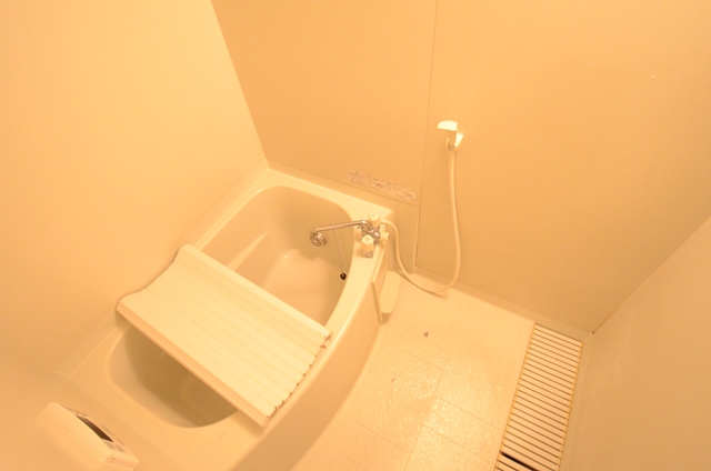 バス・シャワールーム　追い炊き機能・浴室乾燥機付きで便利！