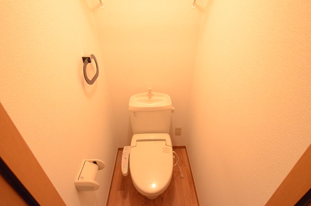 トイレ　ウォシュレット付きのトイレです♪