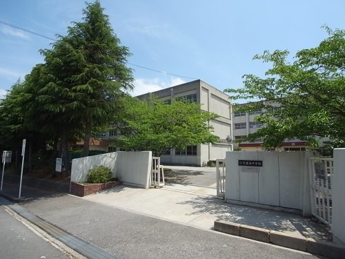 中学校　奈良市立ならやま小中学校（中学校）まで579m