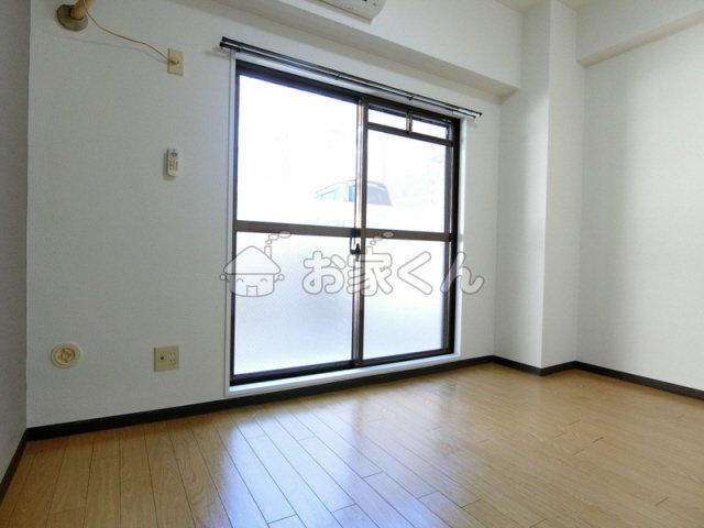 居室・リビング　室内