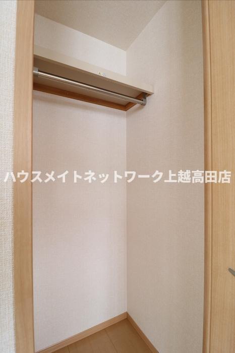 収納　クローゼット（間取り反転タイプ102号室参考画像となります。