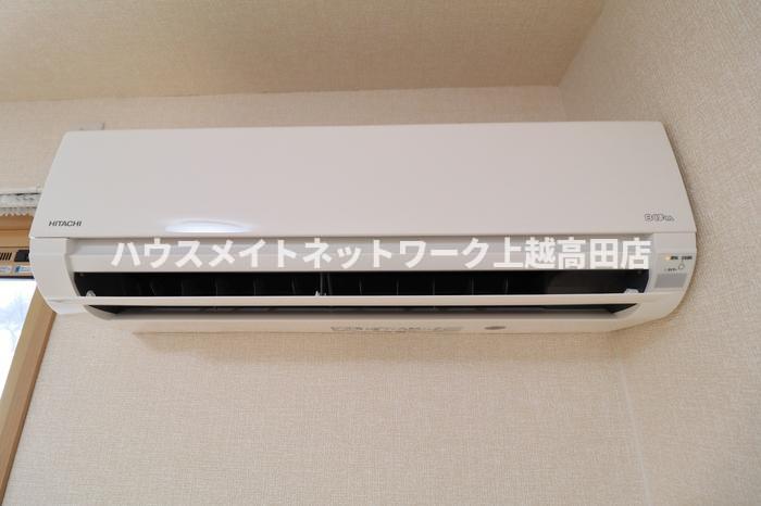 その他設備　備え付けエアコン（間取り反転タイプ102号室参考画像となりま